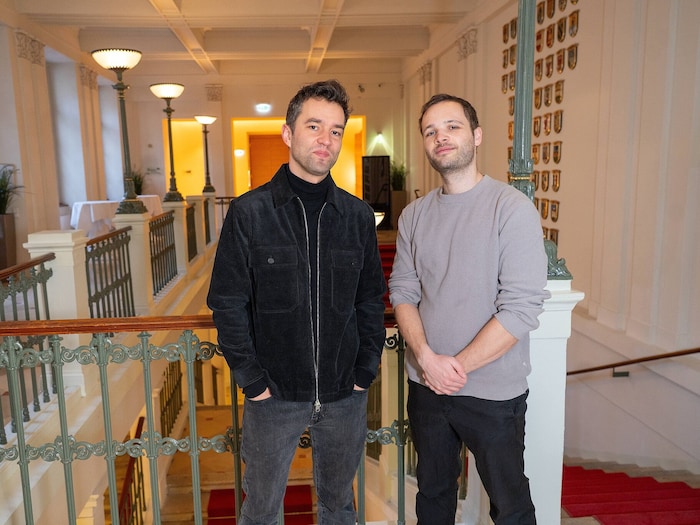 Bearbeiten mit der „Fledermaus“ ihre erste Operette: Regie-Duo Nils Strunk und Lukas Schrenk ...