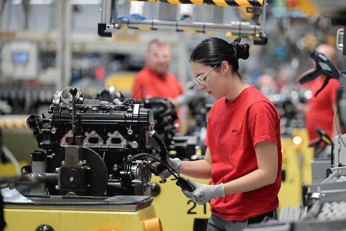 BRP-Rotax entwickelt Freizeit- und Sportfahrzeuge wie Ski-Doos oder Karts. Der Umsatz sank im ...