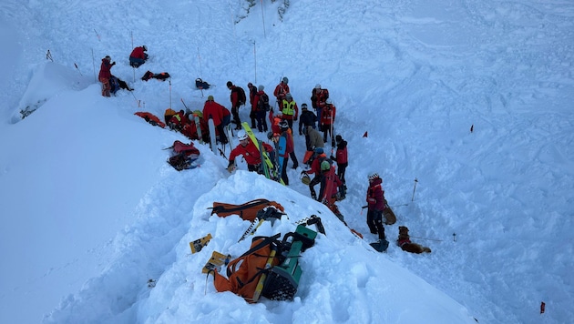 Where to search in these masses of snow? In the end, the woman was found at a depth of 1.70 ...