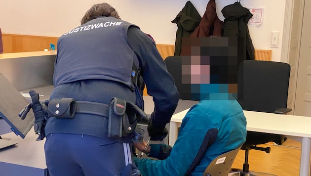 Der Angeklagte war auch früher schon wegen seiner Aggressivität aufgefallen.