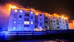 Was in der Silvesternacht in Traun nicht verbrannte, wurde vom Löschwasser beschädigt – die ...