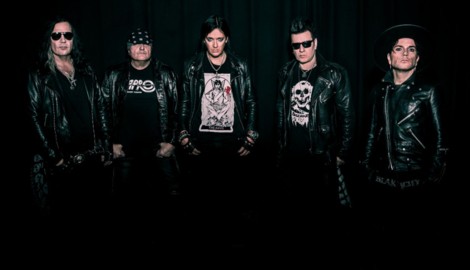 Seit 1992 stabil und gemeinschaftlich auf Kurs: The 69 Eyes rund um Sänger Jyrki (l.) und ...