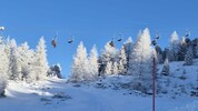 Im Skigebiet Turracher Höhe ist es zu einer Kollision zwischen Auto und Skifahrer gekommen.