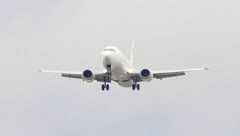 Auf dem Flugzeug sollen keine militärischen Kennzeichen sichtbar gewesen sein. (Symbol)