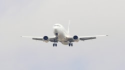 Auf dem Flugzeug sollen keine militärischen Kennzeichen sichtbar gewesen sein. (Symbol)