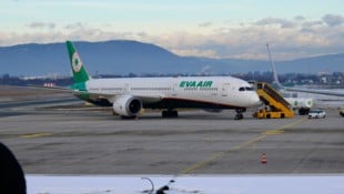 Die taiwanesische Fluglinie Eva Air entschied sich dazu, die Sperre abzusitzen.