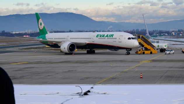 Die taiwanesische Fluglinie Eva Air entschied sich dazu, die Sperre abzusitzen.