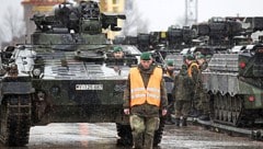 Archivbild aus dem Jahr 2017: Mitglieder der mechanisierten Infanterie der deutschen Bundeswehr ...