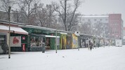 Tief winterlich zeigte sich gestern der Südbahnhofmarkt. Montags ist die Besucherfrequenz für ...