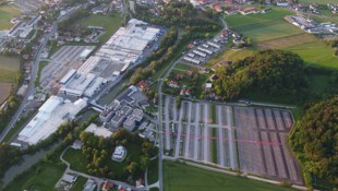 An beiden Standorten in Niederösterreich sollen insgesamt 600 Stellen gestrichen werden. ...