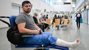 Sturzopfer Enoh Talmaciu (27)wartete im Linzer UKH auf die nächste Behandlung.