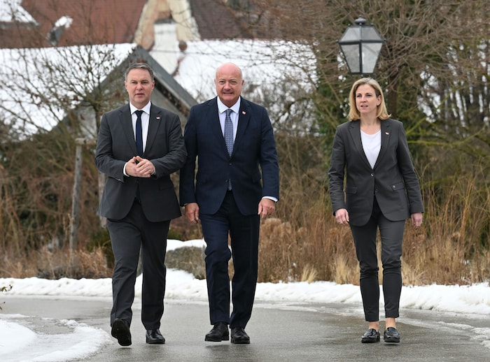 Regierungsklausur auf glattem Eis ...