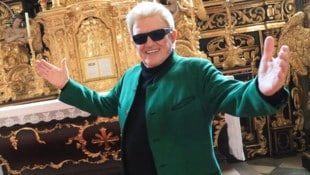 Mit dem Album „Frieden auf Erden“ erreichte Heino noch einmal Goldstatus in Österreich. Mit ...