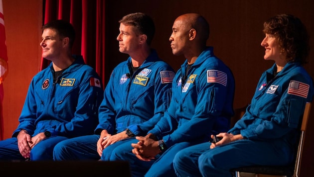 Bitte warten heißt es weiterhin für die Crew der „Artemis 2“-Mission.