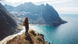 Die Preise sind stark gestiegen, doch Urlauben steht weiterhin hoch im Kurs. 15 Prozent gaben ...