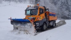 Räumfahrzeuge des NÖ-Straßendienstes standen gestern Tag und Nacht im Einsatz.