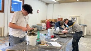 Die jungen Lehrlinge messen sich beim Wettbewerb, lernen von den Profis und erzählen der „Krone“ ...