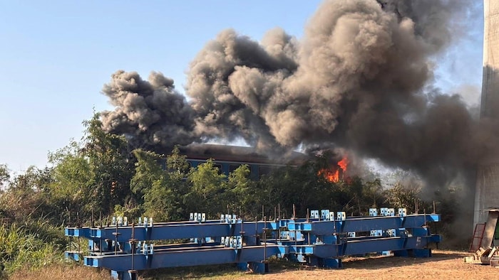 Das Unglück ereignete sich am Morgen (Ortszeit) im Bezirk Sikhio in der Provinz Nakhon ...