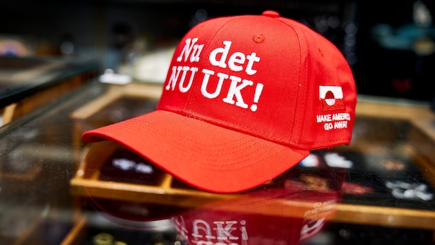 Anti-MAGA-Kappe in einem Shop in Kopenhagen mit den Aufschriften „Make America Go Away“ und „Nu ...