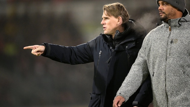 Bayerns Sportdirektor Christoph Freund (li.) spricht über das Aus von Xabi Alonso bei Real ...