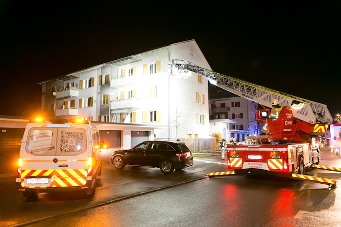 Der Wohnblock wurde am Dienstagabend evakuiert.