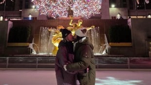 Alexandra Grant und Keanu Reeves hatten auf dem Eislaufplatz vorm Rockefeller Center ein ...