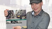 Manfred Carrington (58, Linz) ist Fotograf, Grafiker, Autor, Verleger und Heimatforscher.