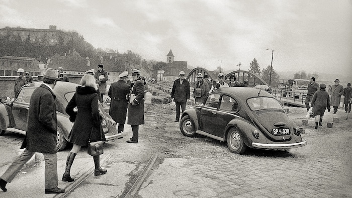 Sprengarbeiten für Brückenneubau in Ebelsberg (1972)