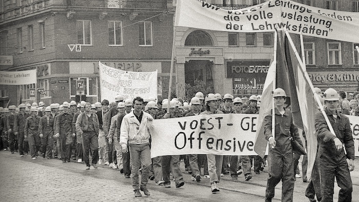 Demo gegen die Zerschlagung der VOEST (1986)