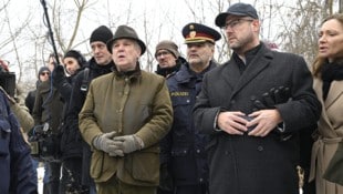 Für spektakuläre Bilder wurde gleich zu Beginn mit einem Ausflug zum Fundort gesorgt.