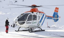 Ein Hubschrauber der Gallus-Gruppe flog den Verletzten ins Krankenhaus (Archivbild).
