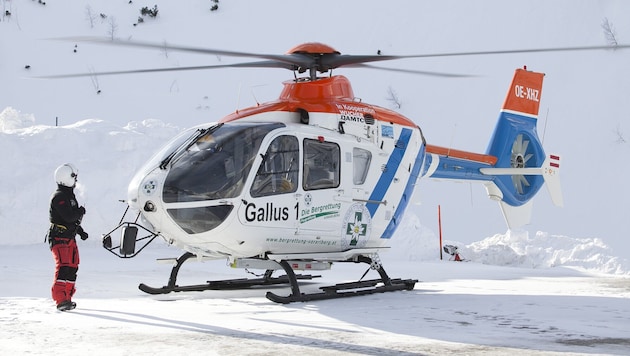 Ein Hubschrauber der Gallus-Gruppe flog den Verletzten ins Krankenhaus (Archivbild).