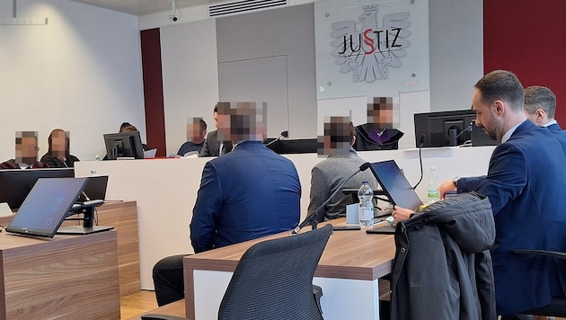 Der Angeklagte wurde vom Schöffensenat vom Vorwurf des Amtsmissbrauchs freigesprochen. Die ...