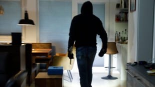 Der Einbrecher in Linz und seine Komplizin waren maskiert (Symbolbild)