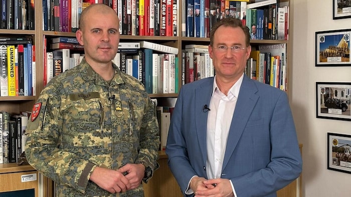 Oberst Markus Reisner im Gespräch mit krone.tv-Podcaster Gerald Fleischmann über globale ...