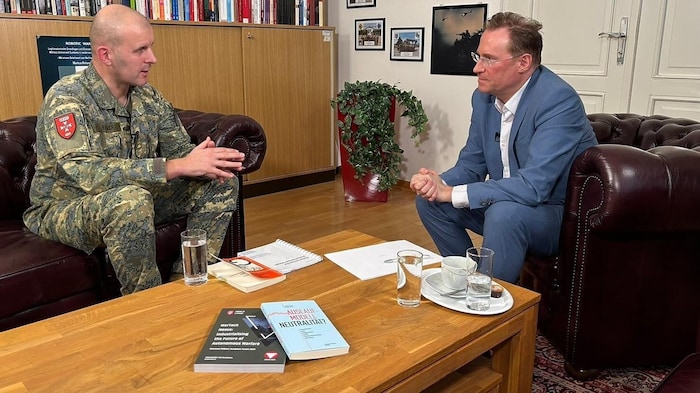 Oberst Markus Reisner im Gespräch mit krone.tv-Podcaster Gerald Fleischmann über globale ...