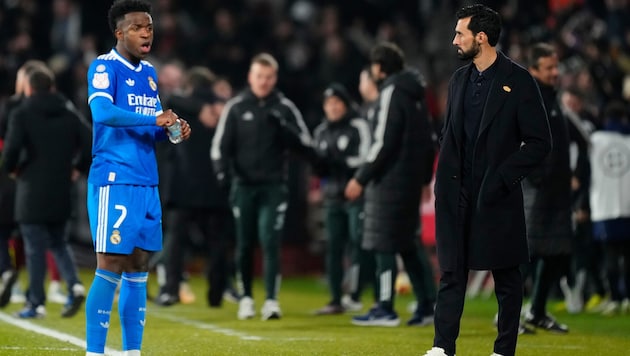 Frust bei Superstar Vinicius Junior (li.) und Neo-Trainer Alvaro Arbeloa