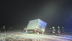 Bei schneeglatter Fahrbahn kam es am Mittwoch im Südosten der Steiermark zu dem Unfall.