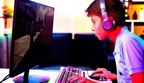 Legen Sie mit Ihrem Kind Bildschirmzeiten fest. Für 9-12-jährige werden maximal 90 Minuten, für ...