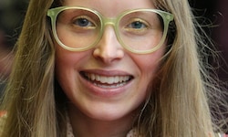 Jessie Cave wünscht sich einen neuen Busen, die Größe dürfen ihre OnlyFans-Abonnenten bestimmen.