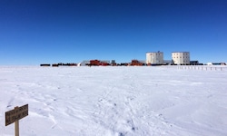 Dieses undatierte Bild zeigt die Concordia-Station in der Antarktis, wo im Ice Memory Sanctuary ...
