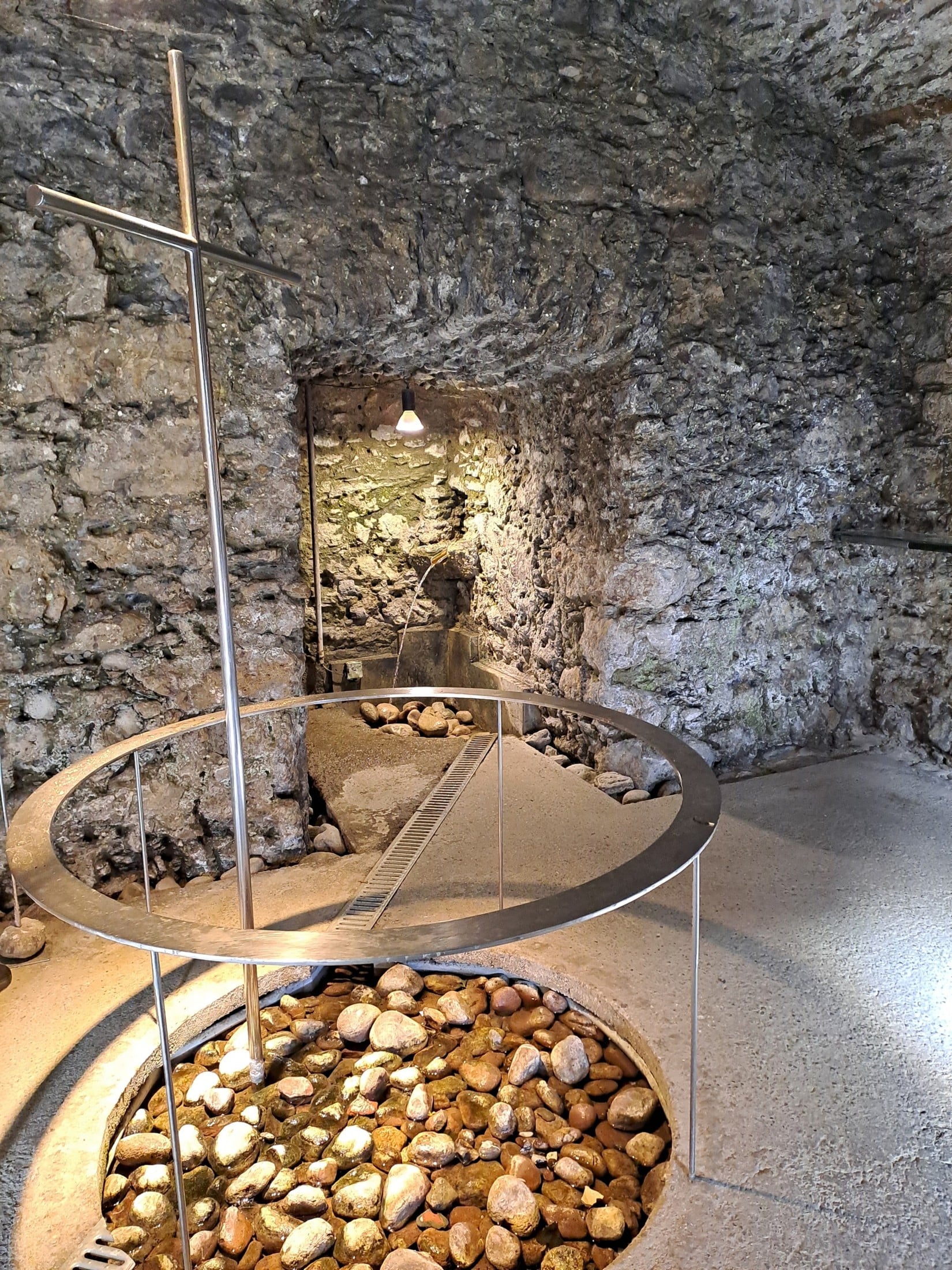 In den 1990ern wurde die Taufkapelle neu gestaltet.