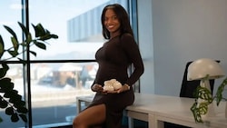 Stolz zeigt Yessica ihren Babybauch her. Die „Tinderreisen“-Beauty erwartet ihren ersten ...