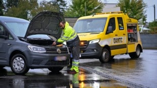 Auf Platz 2 landeten Motorprobleme, dicht gefolgt von Reifenschäden.
