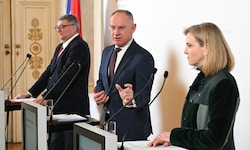 Staatssekretär Jörg Leichtfried (SPÖ), ÖVP-Innenminister Gerhard Karner und Außenministerin ...