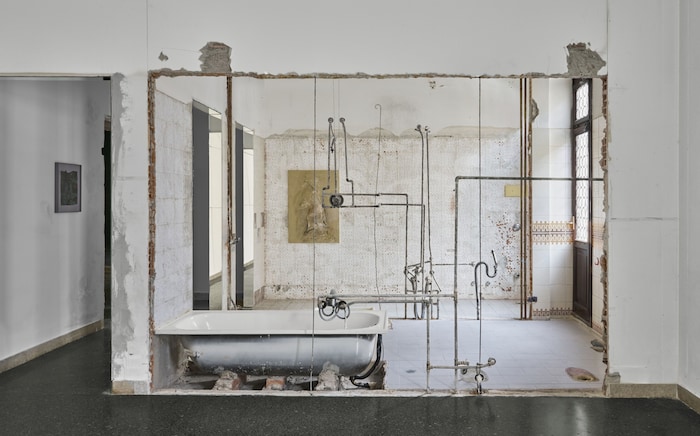 Tolia Astakhishvili erforscht in einem offenen Atelier Zeitspuren im Mumok