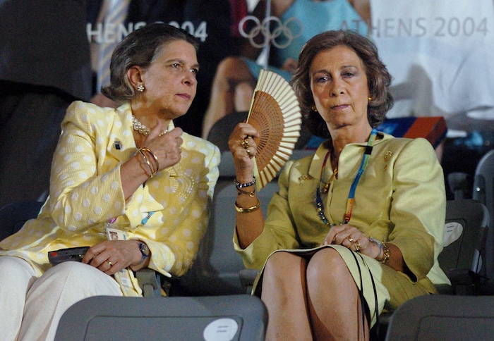 Prinzessin Irene und Königin Sofia 2004 bei der Eröffnung der Olympischen Spiele in Athen