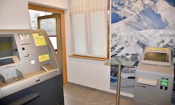 Selbstbedienung ist, neben Online-Angeboten, bei Banken nicht mehr wegzudenken.