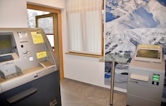 Selbstbedienung ist, neben Online-Angeboten, bei Banken nicht mehr wegzudenken.