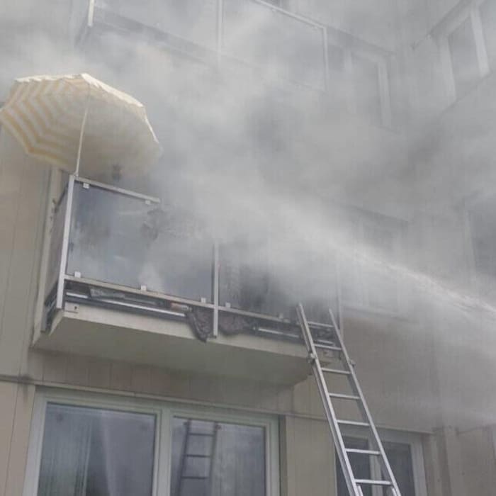 30 Mann waren bei den Löscharbeiten vor Ort: „Man kommt, um zu helfen. Damit rechnet man nicht“, ...